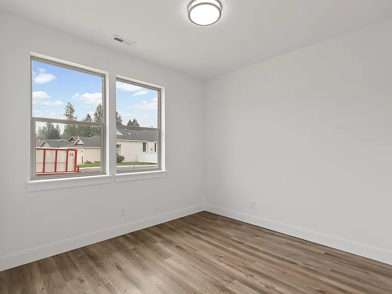 16501 N Columbus Dr — Photo 24