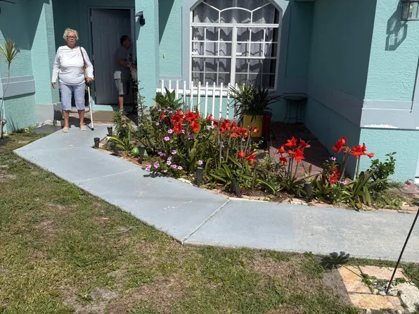 2541 SE Rock Springs Drive, Port St Lucie, FL 34952