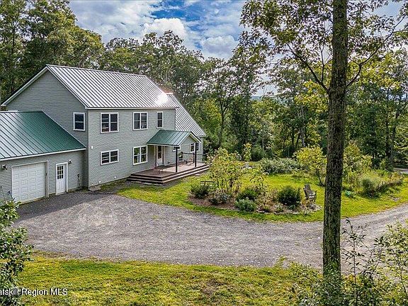 3rd image of 325 Woods Road