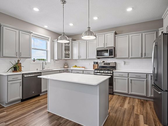 3rd image of 19302 Meadow View Ln
