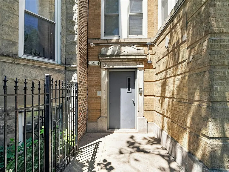 1854 S Central Park Ave #1852-2E — Photo 6