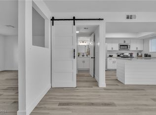 5383 Mountain Vista St UNIT 5, Paradise Town, NV 89120