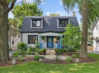 1581 Harding Rd, Northfield, IL 60093