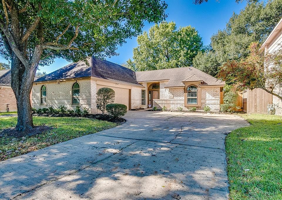 1st image of 7907 Bayou Forest Dr