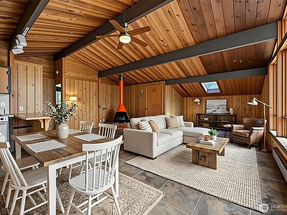3rd image of 819 E Madrona Boulevard NW