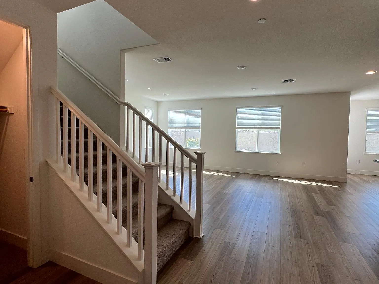 2466 Elan Dr — Photo 3