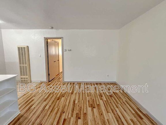 3rd image of 728 Darina Ave #8