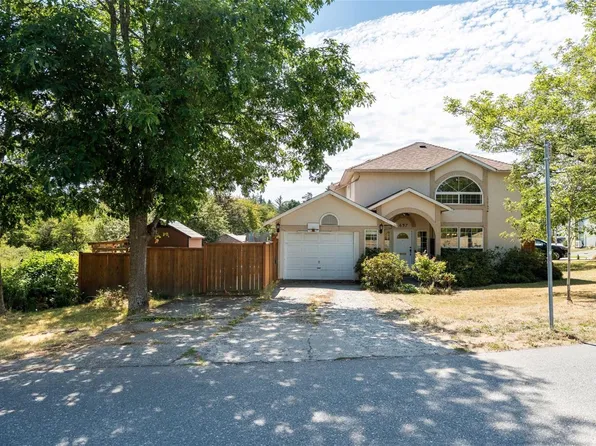 637 Jolly Pl, Saanich, BC V8Z 6R9