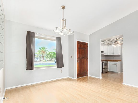 4th image of 3915 W Willow Ave