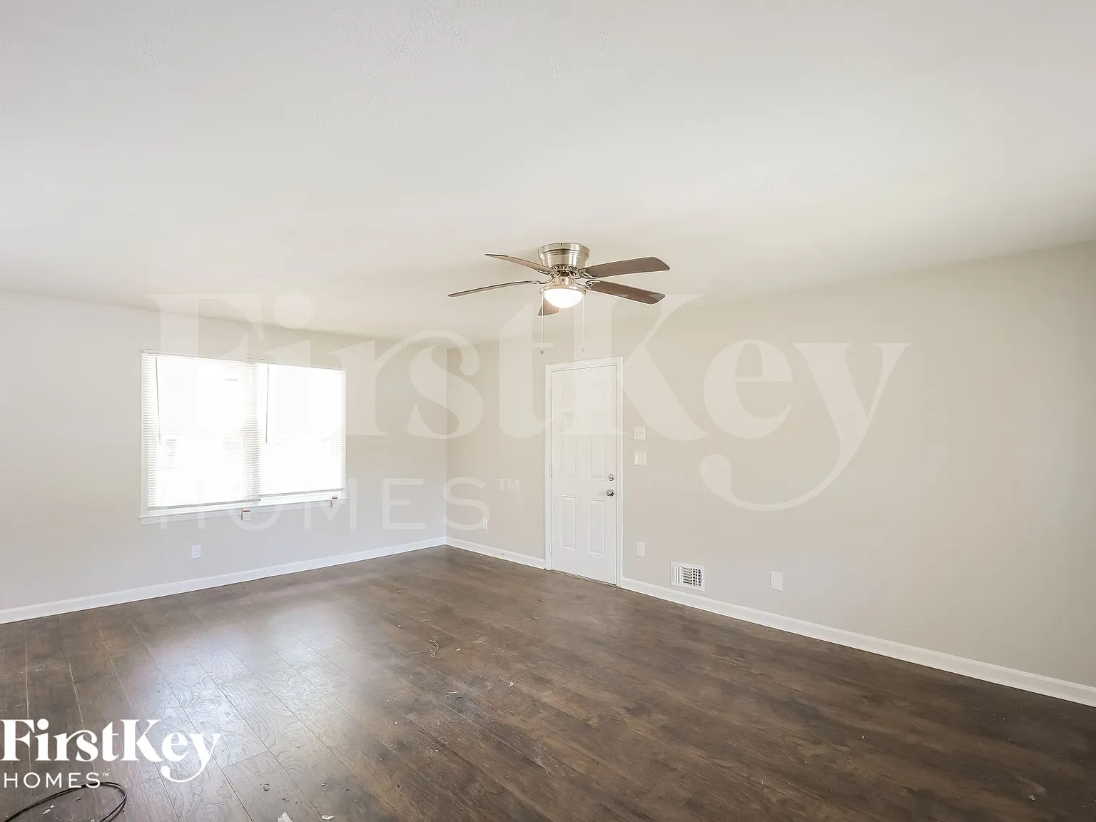 3 bed, 2.0 bath, 1120 sqft, $1,760 — Photo 2