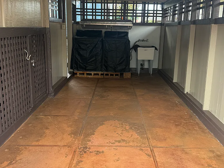 Single stall carport
Washer and dryer