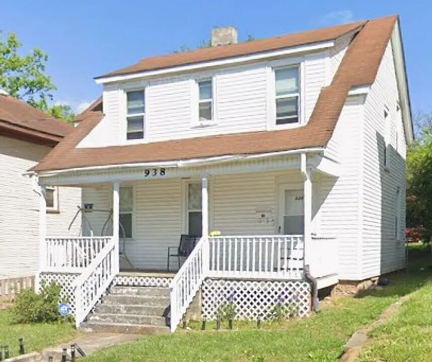938 Morehead Ave SE