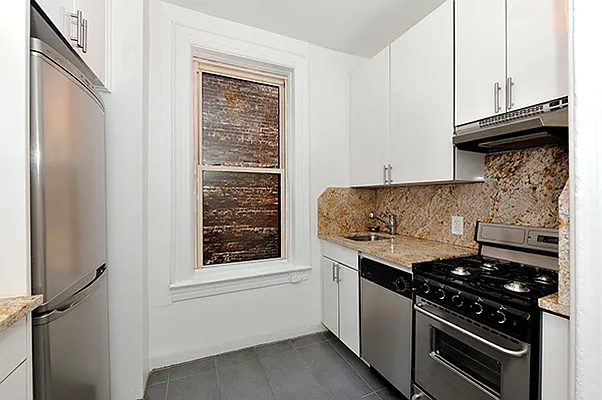 Rented by Aether Property Group | media 28