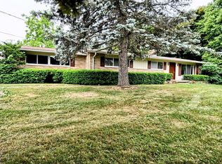 4104 Northshore Dr, Fenton, MI 48430