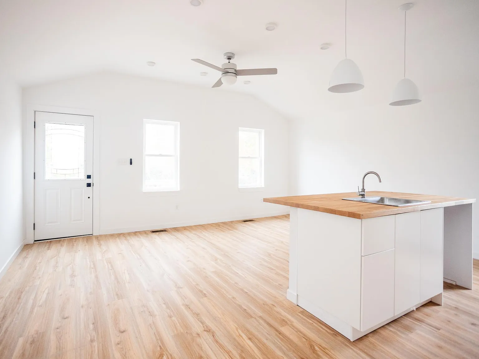 2 bed, $1,800 — Photo 4