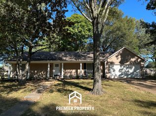 586 Lancelot Ln, Collierville, TN 38017