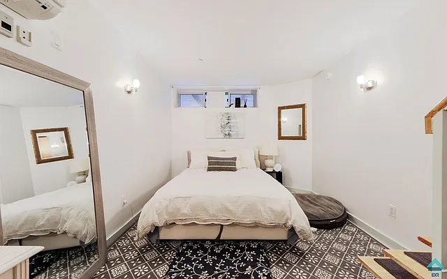 Rented by EXR | media 2