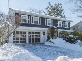 3183 Wynsum Ave, Merrick, NY 11566