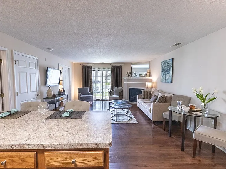 Windsong Place Apartments — Photo 15
