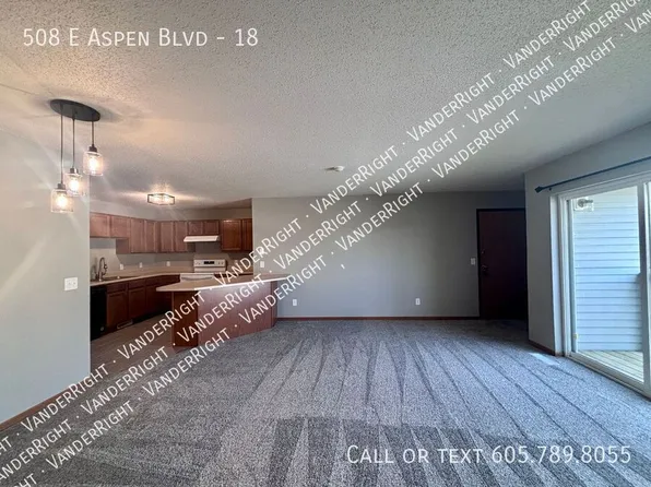 508 E Aspen Blvd #18, Brandon, SD 57005