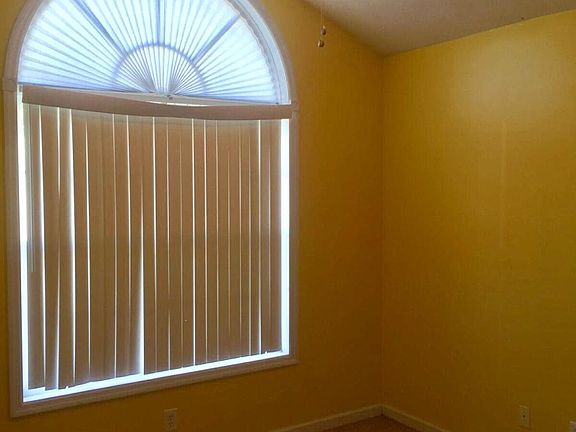 5th image of 285 Wildwood Dr