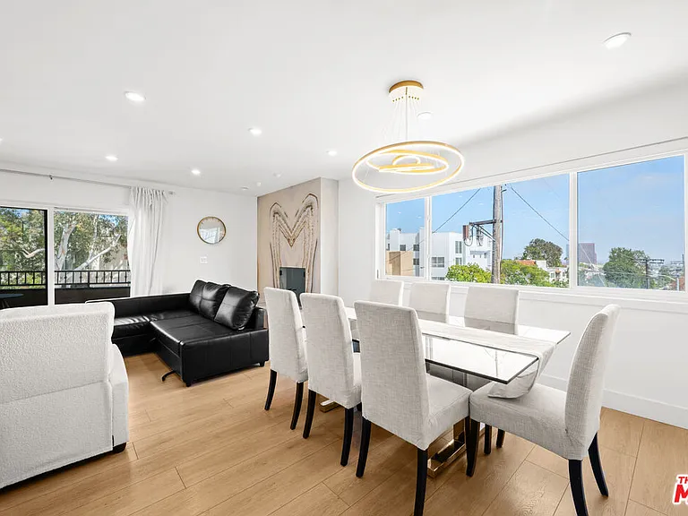 451 S Barrington Ave #302 — Photo 4