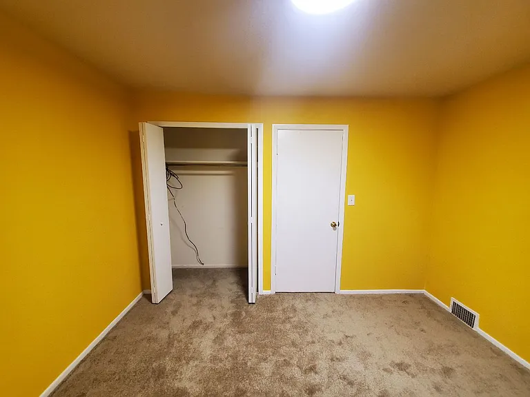 23755 Banbury Cir #1 — Photo 28