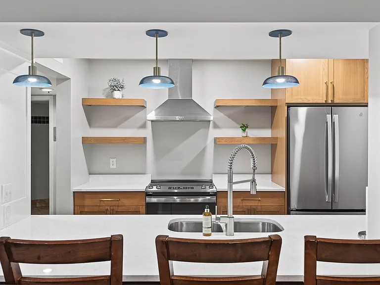 Oak Pointe Apartments — Photo 10