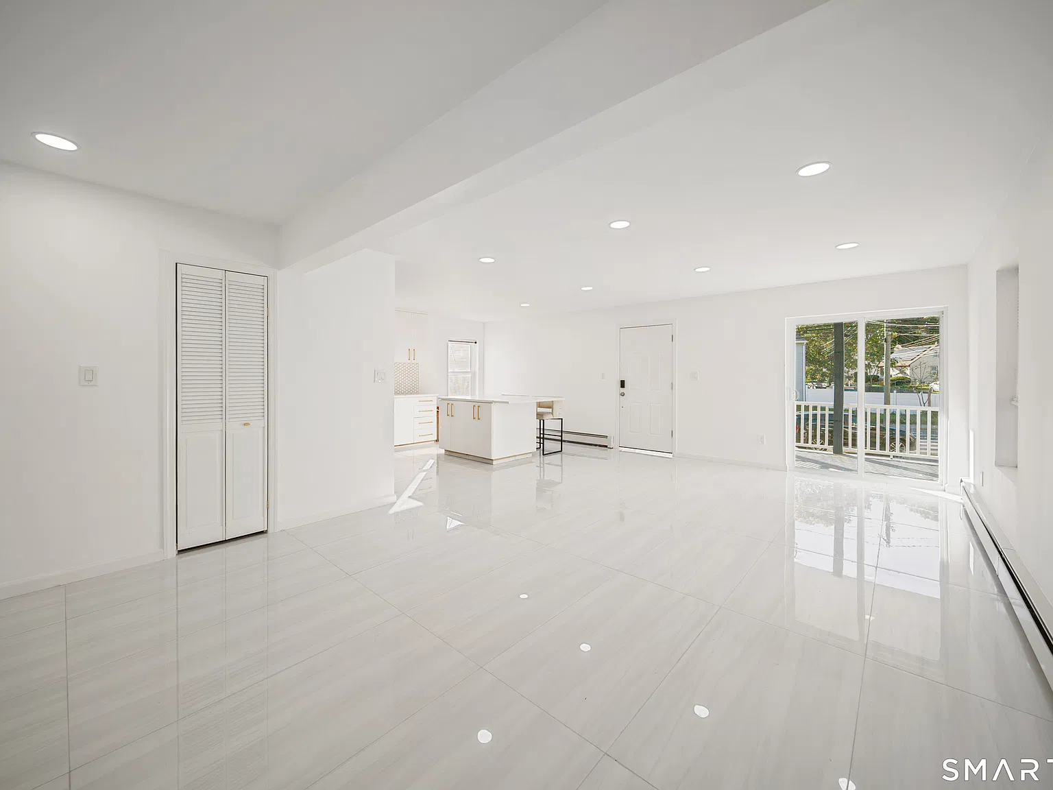 1660 Reservoir Ave — Photo 4