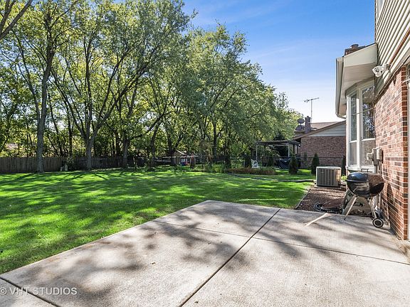 5th image of 3047 Mary Kay Ln