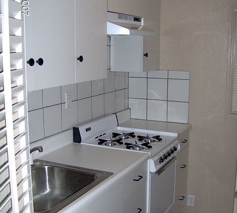 3rd image of 6 E Valerio St Unit C