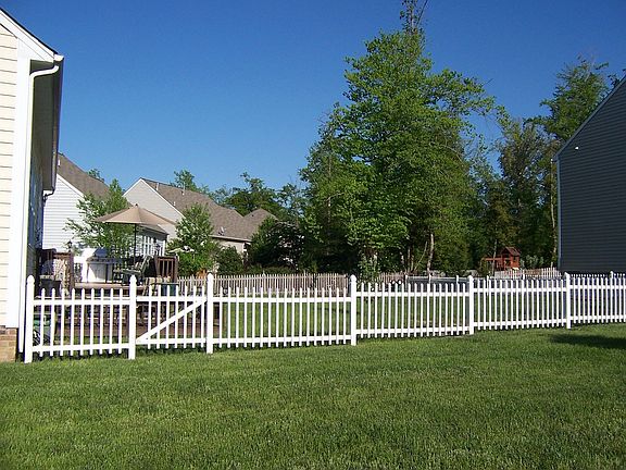 Large, Fenced Yard