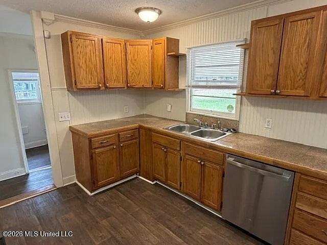 3 bed, 2.0 bath, 1200 sqft, $1,550 — Photo 3