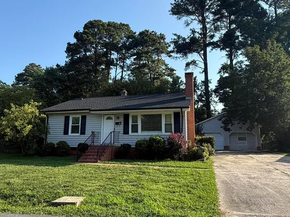 107 Central Ave, Siler City, NC 27344