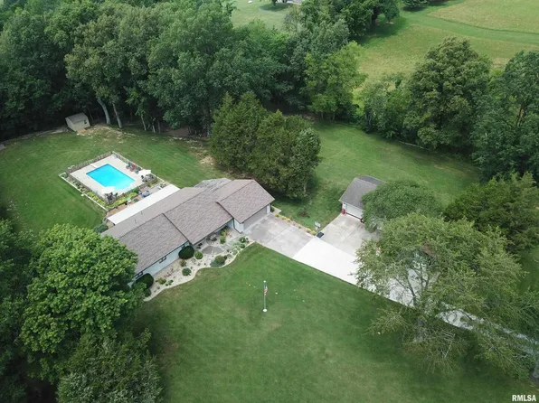 223 Eakin Grove Church Rd, Benton, IL 62812