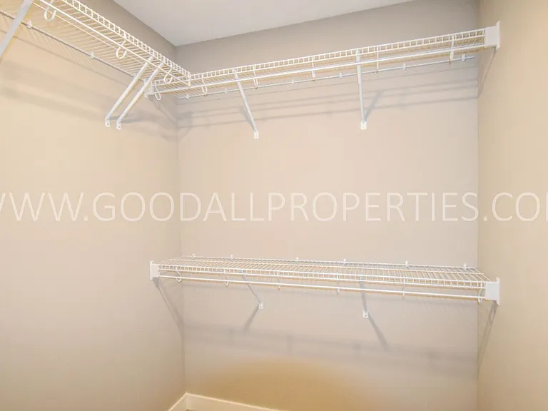 1007 Warren St — Photo 17
