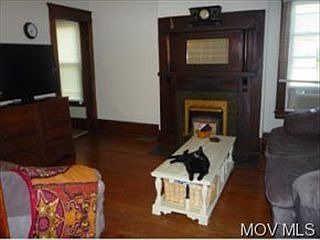 1st image of 811 Pine St
