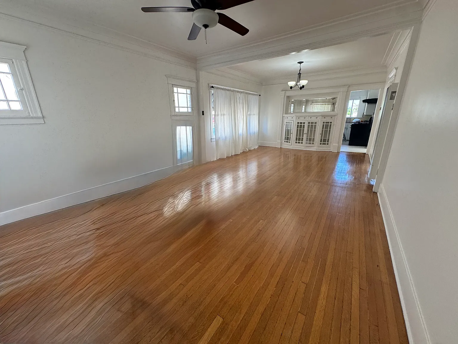 3 bed, 1136 sqft, $3,000 — Photo 3