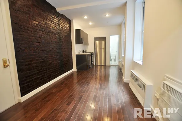 Rented by REAL New York | media 18