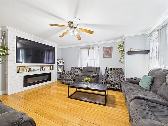 4th image of 73 Wooley St