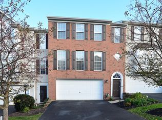 617 Village Green Blvd E, Mars, PA 16046