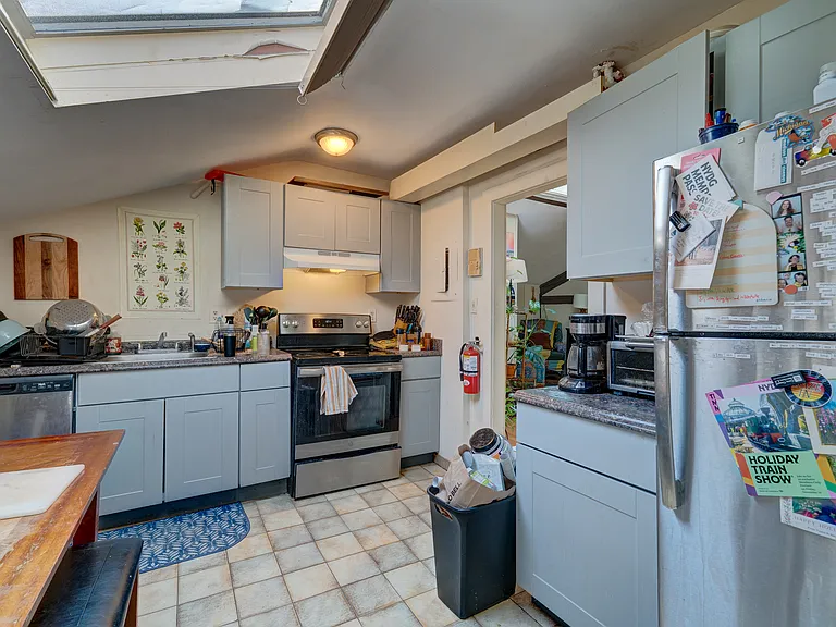 7 Trumbull St #4 — Photo 8