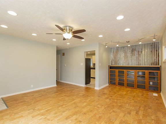 3rd image of 1343 Catherwood Dr
