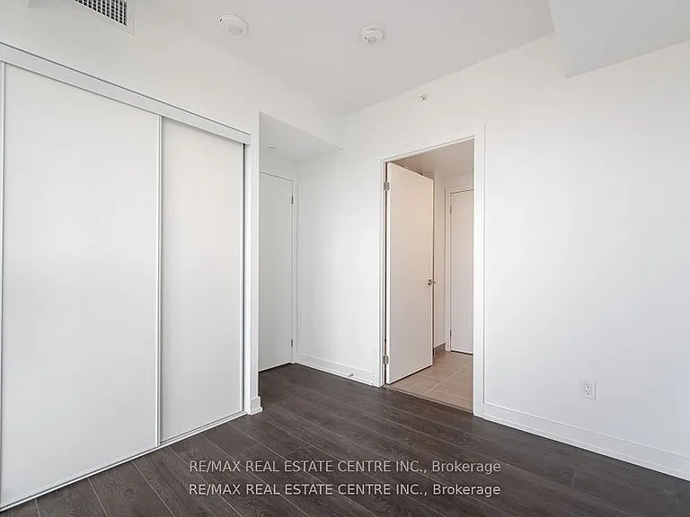 370 Martha St #1703 — Photo 28