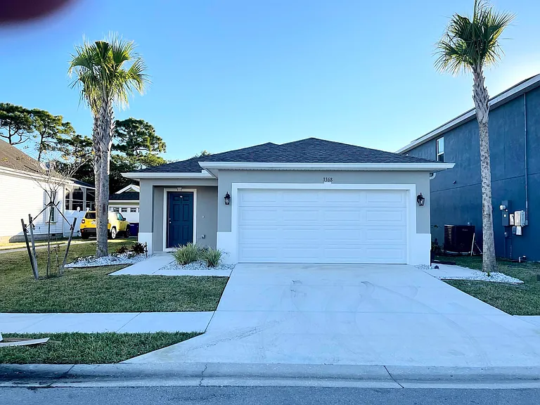 3368 N Park Dr — Photo 1