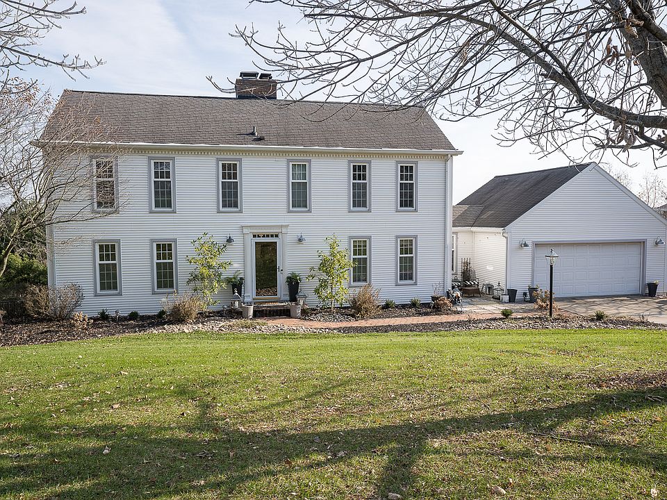 1st image of 98 Applewood Dr