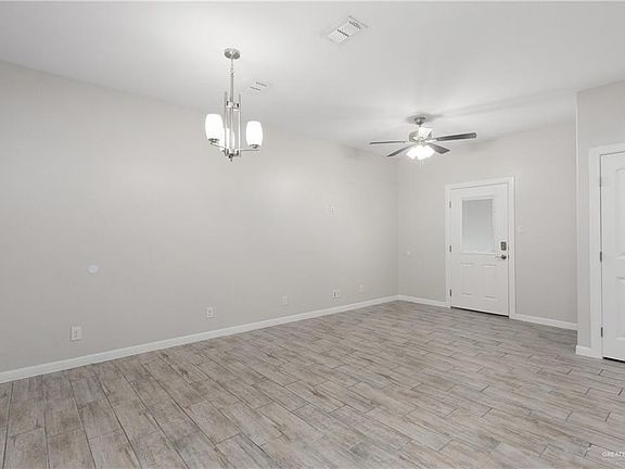 5th image of 2806 Primrose Ave #2