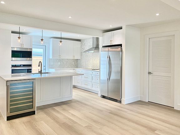 5th image of 4811 N Flagler Dr #F