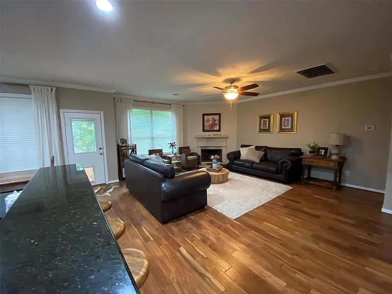 110 N Hawkhurst Cir — Photo 6