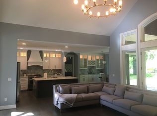 858 Driftwood Ave, Rochester Hills, MI